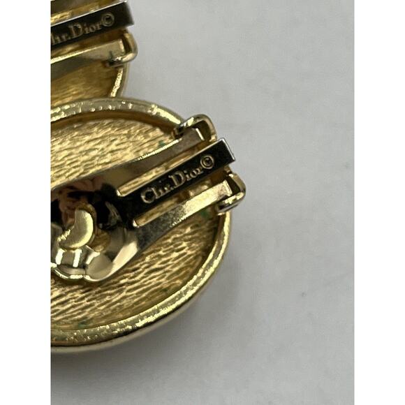 Christian Dior Vintage Gold Tone Oval Clip On Earrings Faux Pearl Cabochon - Picture 14 of 16